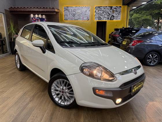 FIAT PUNTO 1.6 ESSENCE 16V FLEX 4P MANUAL FIAT PUNTO 1.6 ESSENCE 16V FLEX 4P MANUAL